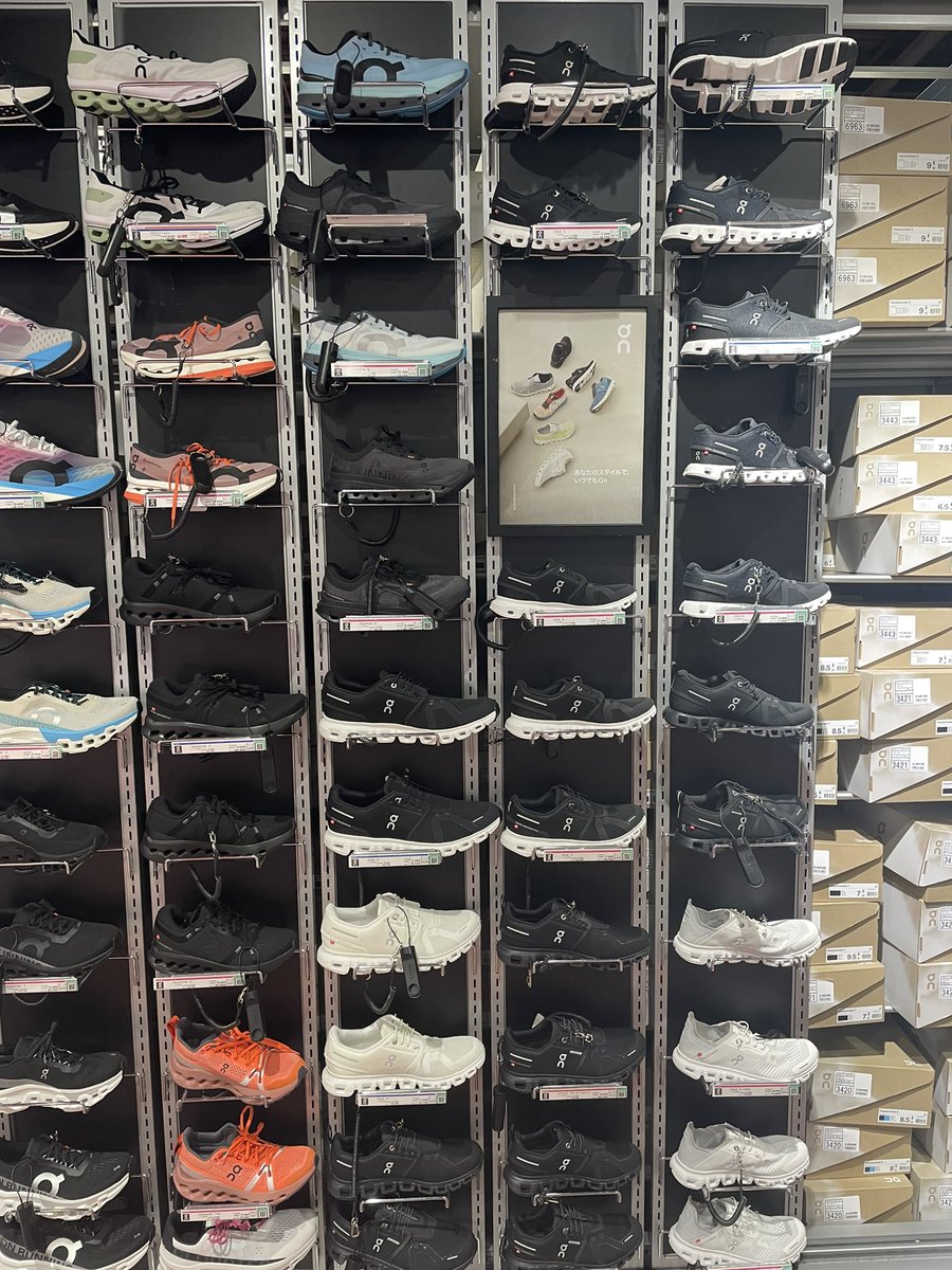 iamsupercow's tweet photo. On cloud and Asics pasabuy are still on! Donki, GU also accepted 🫣
📍Namba, Osaka https://t.co/2BRrfJnDwO