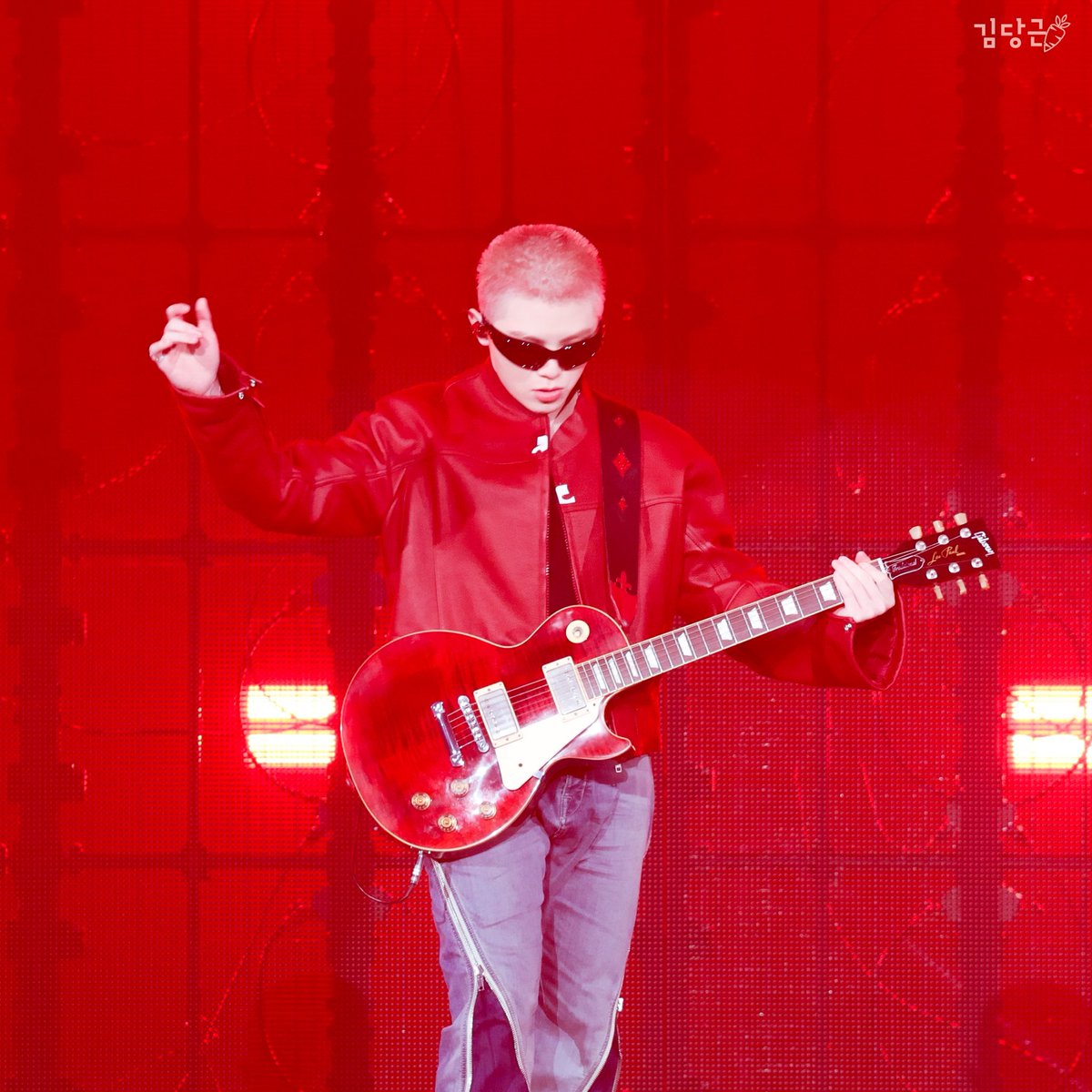 erin_carrot's tweet photo. 250712 호시우지 팬콘 warning 서울 pre

shit, this is red, too💋🎸

#우지 #woozi #ウジ #세븐틴 #SEVENTEEN https://t.co/TO2KmUMFI7