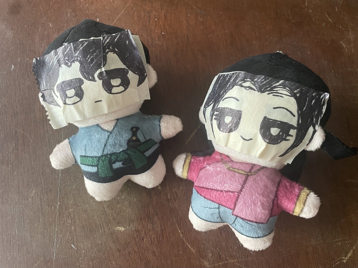 ตอนแรกว่าจะอุบไว้ก่อน รอได้เวอร์ชั่นสมบูรณ์ค่อยโพส แต่มันคันมือไม่ไหวจริงๆ5555

เอาเป็นว่าจะมาแปะ process ตุ๊กตาชุดนี้เรื่อยๆ นะคะ บังคับให้ทุกคนมาลุ้นไปด้วยกัน

วันนี้ลองแก้ส่วนหน้าให้ต่ำลงมาหน่อย เพิ่มผมให้ลูกชายค่ะ 😂 #วันทองไร้ใจ