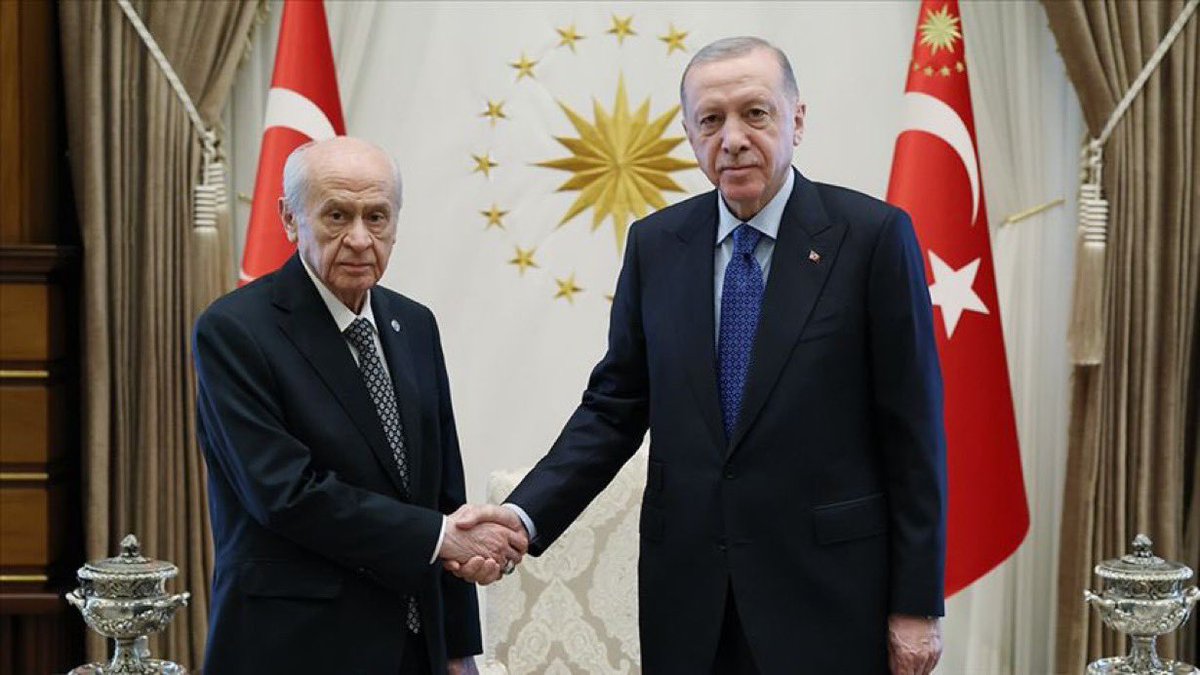 Bugün büyük ve güçlü Türkiye’nin prangalarından kurtulduğu gündür.

Terörsüz Türkiye’nin temelini atma kudretini gösteren Yiğitlerin onca kahpeye karşı dimdik durduğu gündür.

🇹🇷🇹🇷🇹🇷