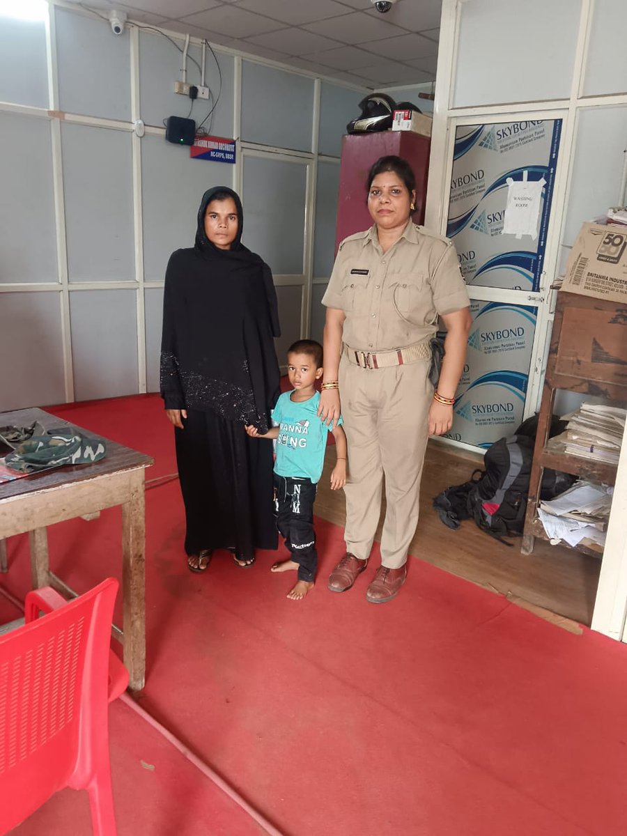 "Today at approximately 4:30 PM, Sarojini Bariha (30 years), wife of Hajrat Alli, resident of Kechhi Bahal, PS Damapalli, District Bolangir, reported that her son, Rakibul Islam, age -04 yrs, had gone missing while she was waiting for a train at Bhubaneswar Railway Station. The