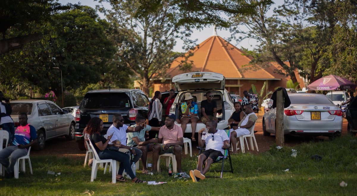 MwiriLeague's tweet image. A Saturday like this, we would be chilling😎, having good vibes and playing some soccer⚽️, enjoying nice drinks and good music 🕺💃 at #MwiriLeague 🔥
But worry not we’re coming back soon. Just be ready😁💪 @mtnmomoug @UgandaBreweries @CentenaryBank @Mwirian1911 @MwiriSACCO…