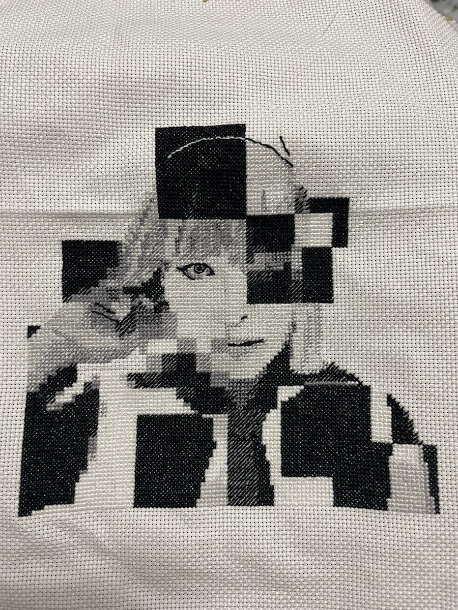 m_S_rumishia's tweet photo. 自分でオリジナルのコスプレをして、モノクロの刺繍にしています🪡

#刺さる人に届け一次創作祭り

#もの作り備忘録 #手芸 #刺繍 #embroidery #クロスステッチ #crossstitch #オリジナル図案  #originaldesign #モノクロ https://t.co/XkCXOBrrpE