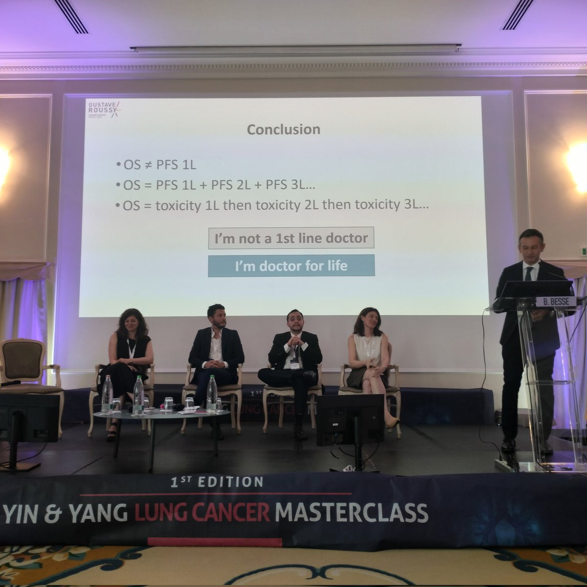 RobertoFerrara_'s tweet image. 🔥 A brilliant case by @CMHidalgoFilho in EGFR+ NSCLC ignites one of the hottest debates: MARIPOSA vs FLAURA2 vs FLAURA at #Yin&amp;amp;Yang 2025 conference in Milan
💥 On stage 2 titans @BenjaminBesseMD &amp;amp; @JuliaRotow face off in a  thought-provoking showdown
@mihaela_aldea @BRicciutiMD