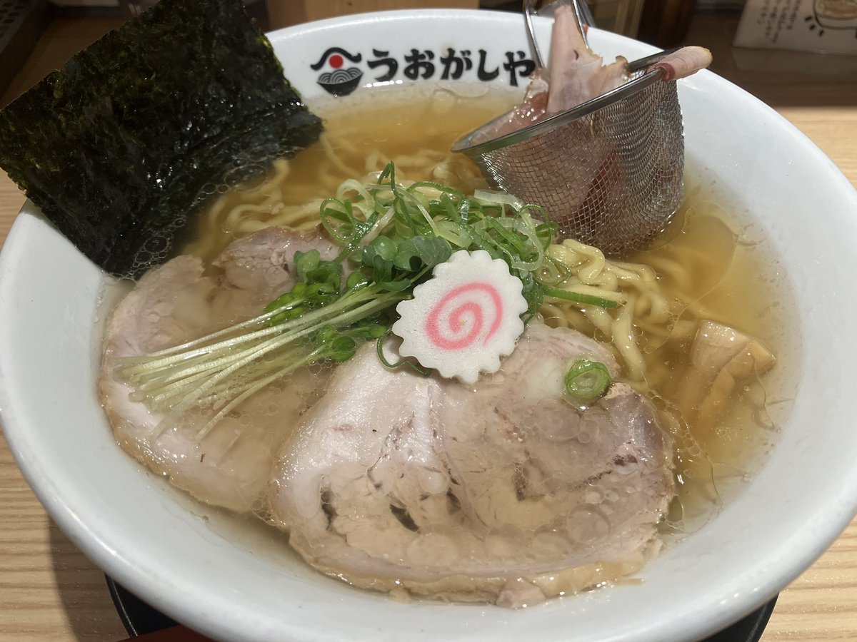 鳳凰戦D1リーグ 第4節

３②３①　+13.4

最終半荘に薄氷のトップを取って、なんとかプラスを積み重ねました！
次回、最終節は昇級ボーダー上で挑めます。中部＆東京のダブル昇級狙って頑張ります٩( 'ω' )و

気分が良いので今日の昼飯と夕飯の写真載せておきます！ご査収下さい☺️