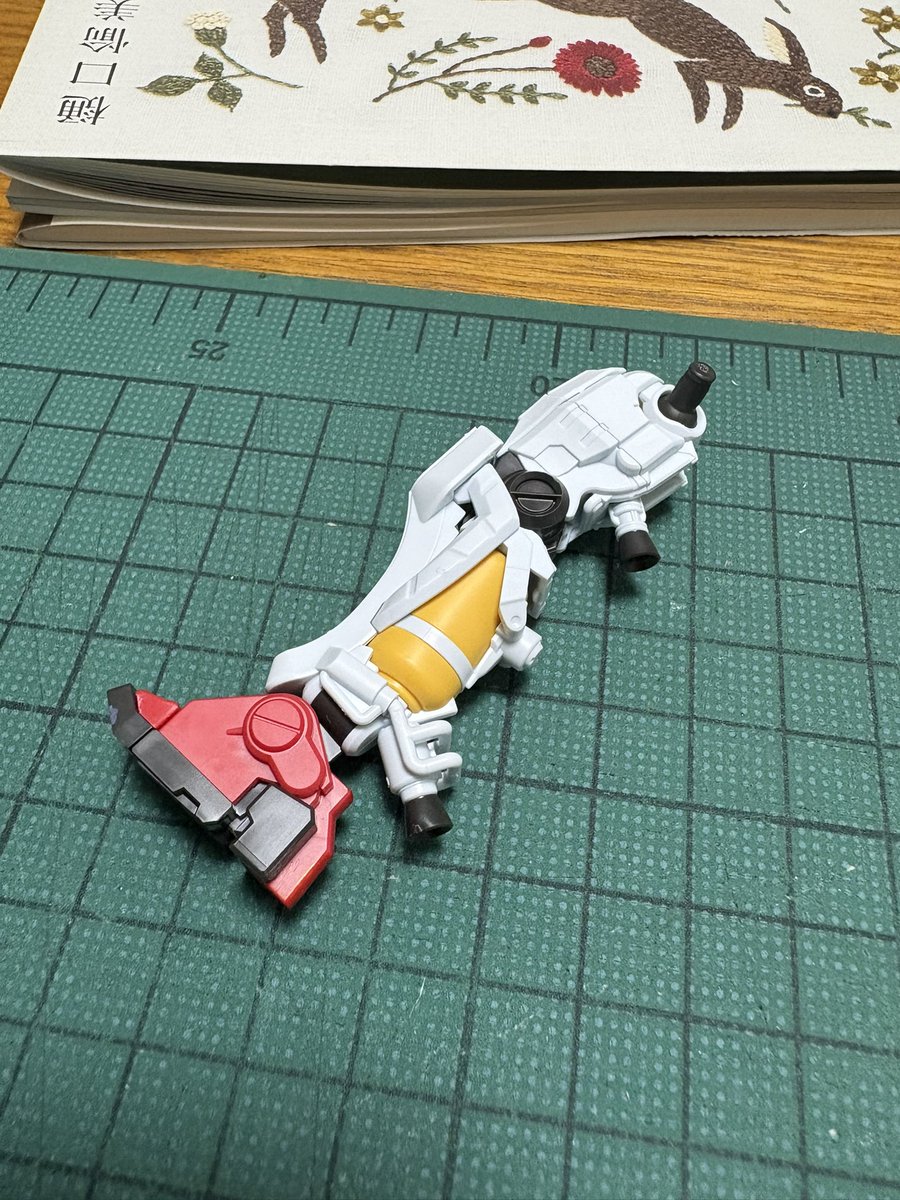 kzm_tgc's tweet image. スガイ専用ゲルググの脚部、素組みでもうっとり。このタンク構造みたいなんかなり好きかもしらん