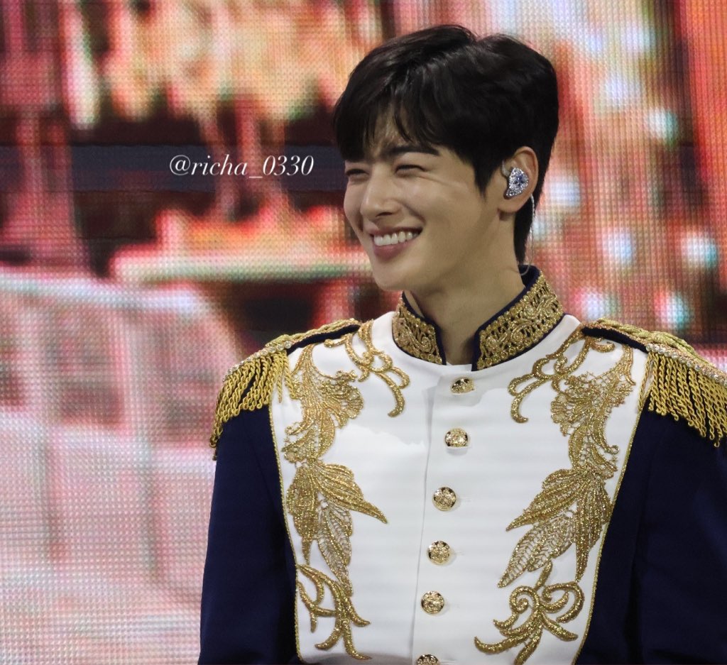 2025 CHA EUN-WOO FANMEETING [THE ROYAL] in Seoul 

☺️👑 

 #아스트로 #ASTRO 
 #차은우 #CHAEUNWOO
 #チャウヌ  #ウヌ
 #THEROYAL