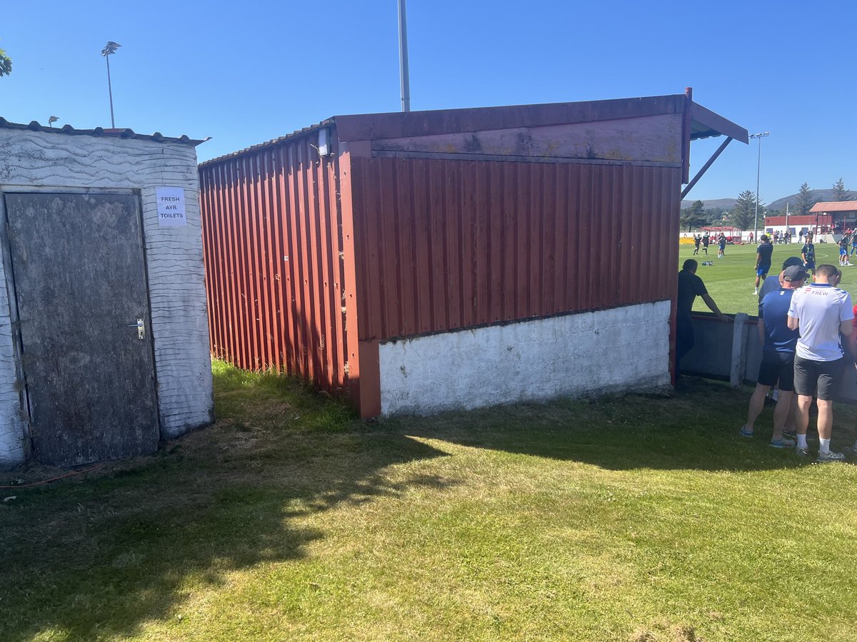Loving the “Fresh Ayr” toilets behind the Main Stand at Brora. ⁦<a href="/KilmarnockFC/">Kilmarnock FC</a>⁩