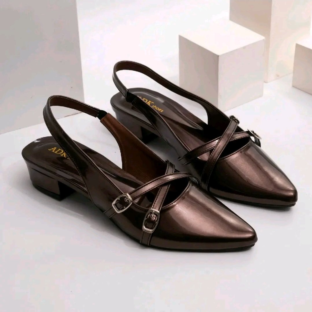 alleshope's tweet image. Tampil stylish dan nyaman dengan Adeka Corner #Hils 3cm OBUBU! Desain #gesper silang elegan, cocok untuk acara formal dan non-formal. Harga #promo #murah banget say . Cek detail 👇👇👇

 vt.tokopedia.com/t/ZSBXmtTqV/