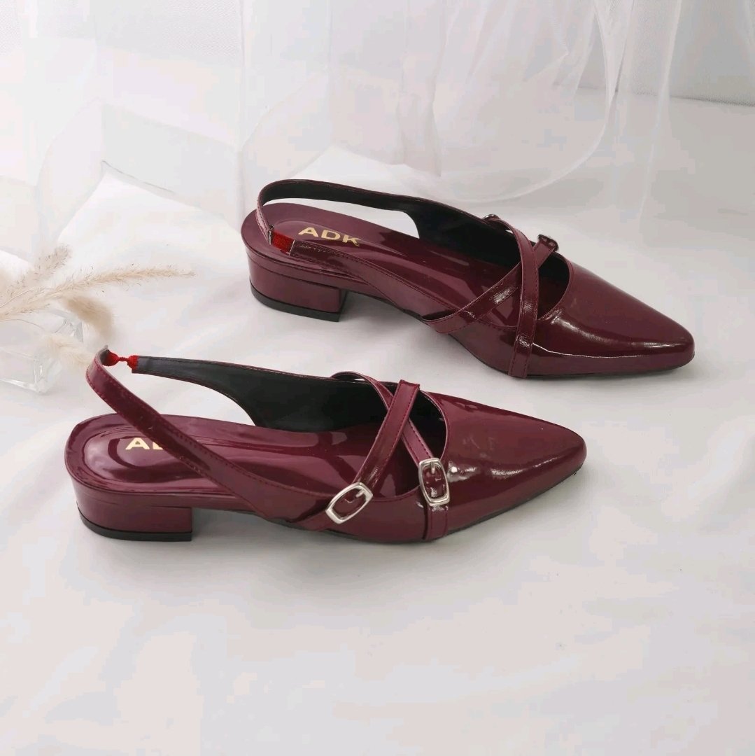 alleshope's tweet image. Tampil stylish dan nyaman dengan Adeka Corner #Hils 3cm OBUBU! Desain #gesper silang elegan, cocok untuk acara formal dan non-formal. Harga #promo #murah banget say . Cek detail 👇👇👇

 vt.tokopedia.com/t/ZSBXmtTqV/