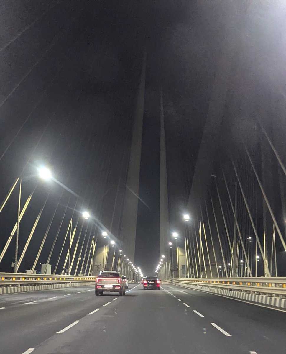 FamiMumbaikar's tweet image. Andheri raaton mein jo sukoon hai, woh din ke shor mein kahaan!

#Midnight #Bandra