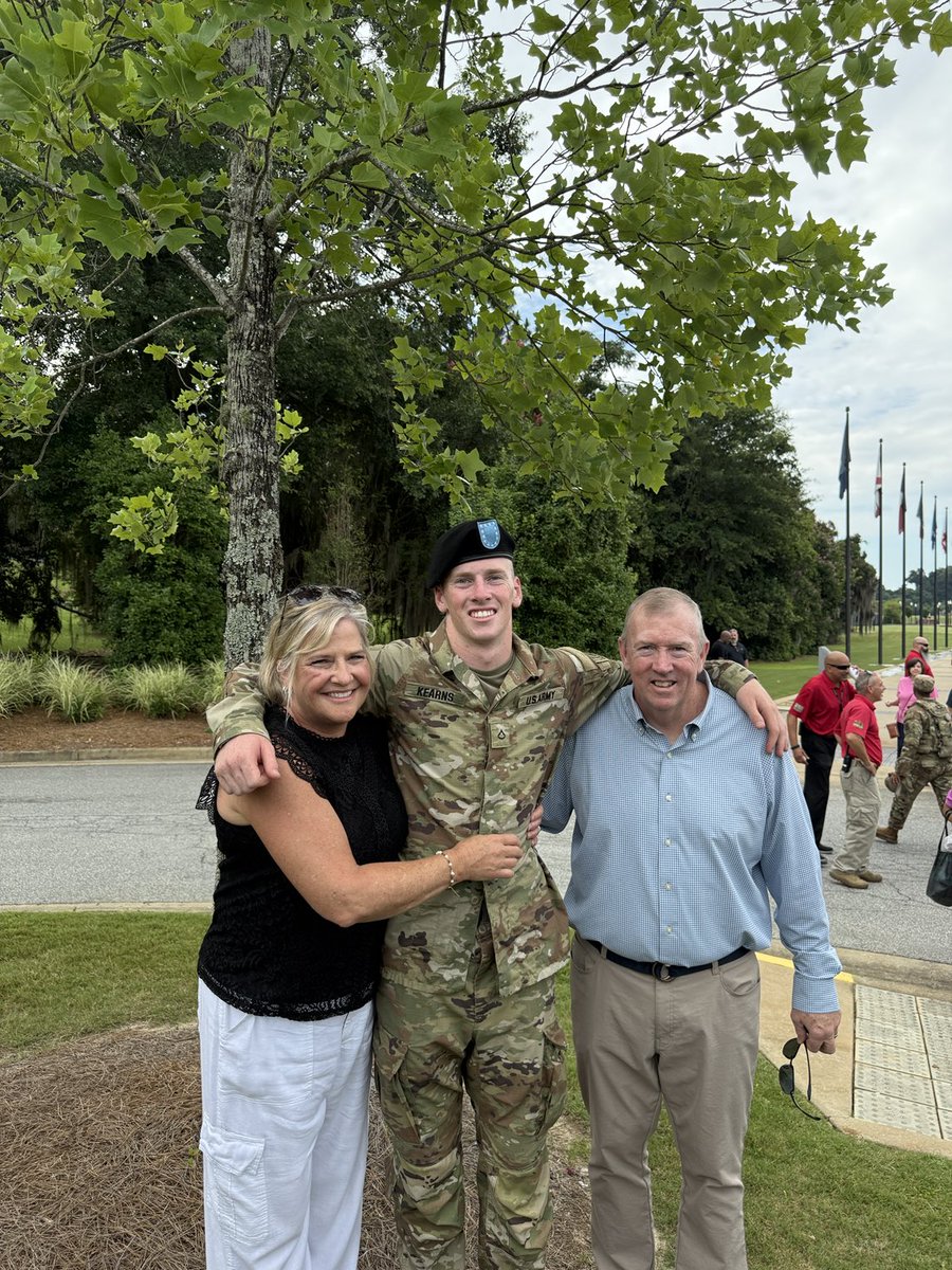 markwkearns37's tweet photo. Very proud of this kid … Airborne next! https://t.co/DTZo5s9Au3