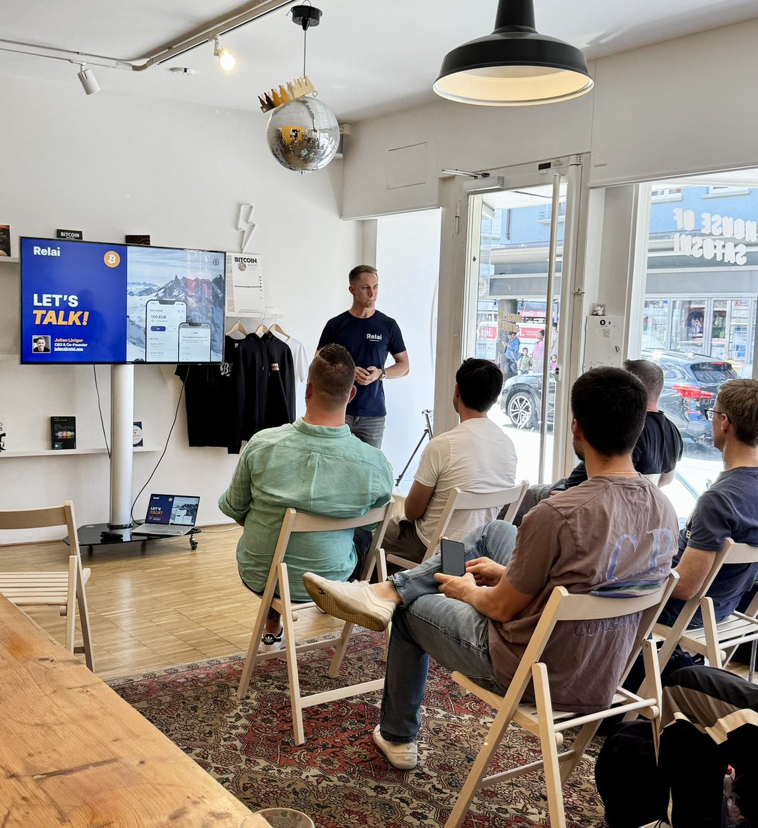 Even on a Saturday! <a href="/julian_liniger/">Julian Liniger</a>🔥 at House of Satoshi in Zurich🇨🇭