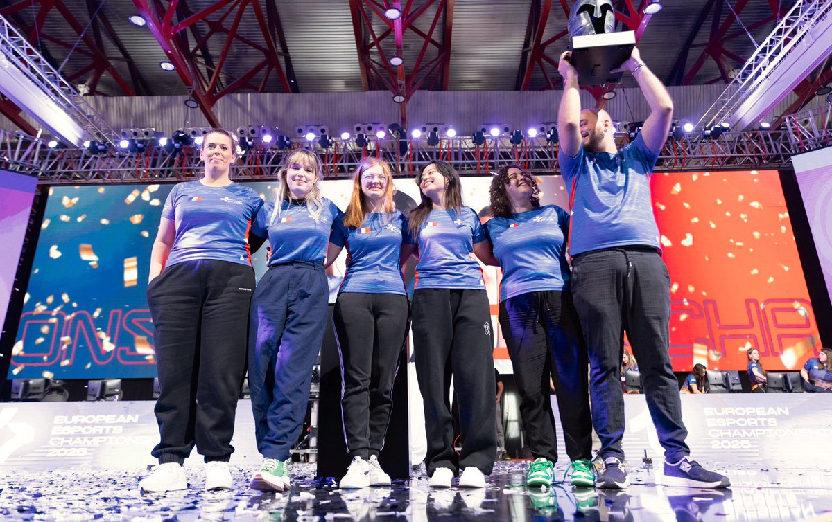 EUROPEAN CHAMPIONS!!
So proud and so grateful for this moment.

Merci à tous ♥️
