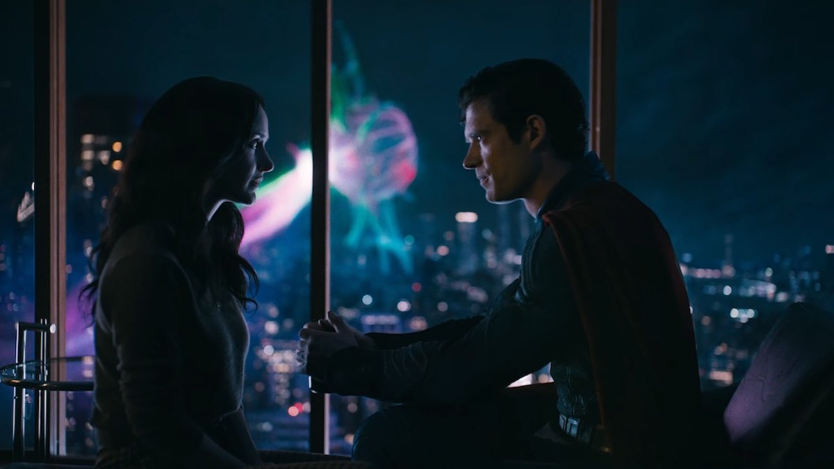 I love how random chaos is a regular background thing for Metropolis to the point that Superman doesn’t get involved in everything 😭