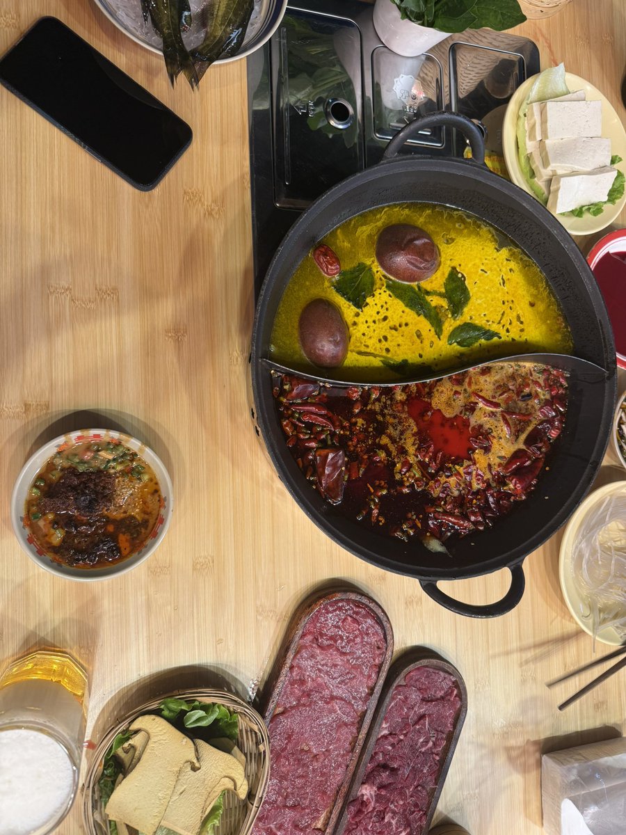 又到了周五不喝酒人生路白走的时候了
边喝酒边等待会上线 $pump