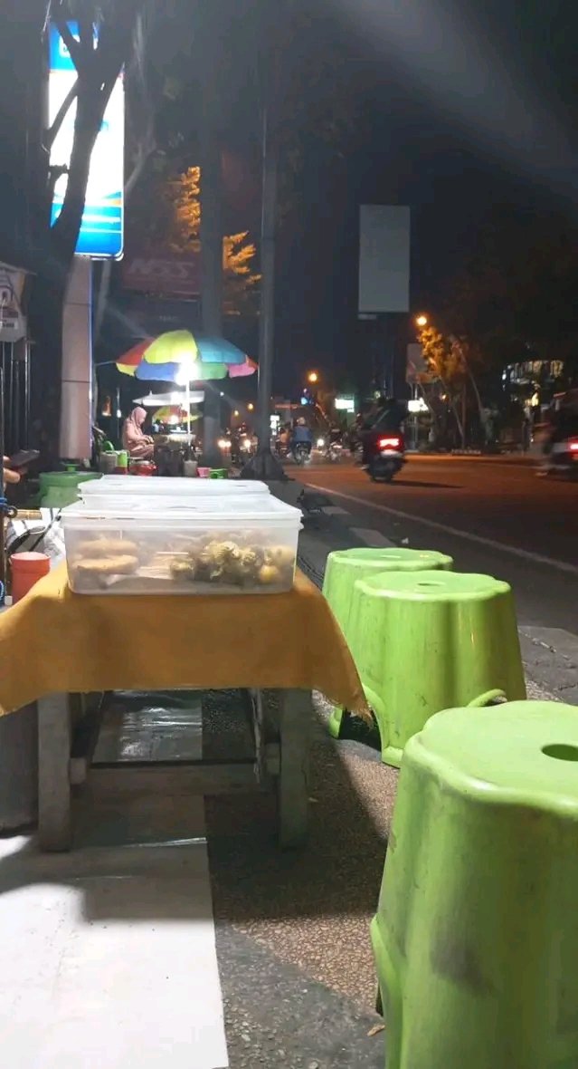 Yang dekat merapat... Yang jauh tidurlah... 
Selamat weekend sabtu yang sudah malam...