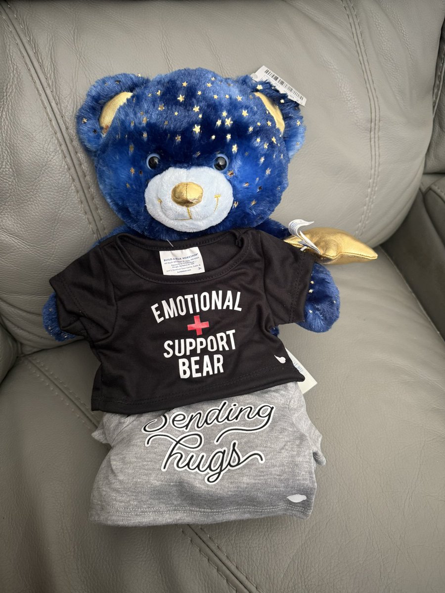 RememberingSaz's tweet photo. With a variety of T-shirts for him to choose from 🕊️🤍 @CherylOfficial https://t.co/Yimkrhfuty