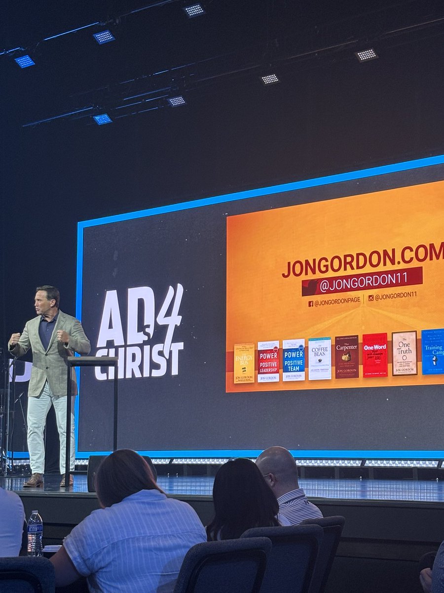 jhwhite14's tweet image. Day 2 of the CWS conference started with a bang! Thank you @JonGordon11 for your meaningful words! #Connection #John15