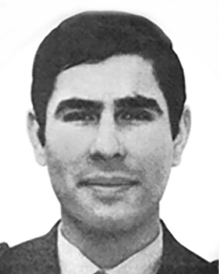 El día 12 de julio 1952 nacía en BS. AS. el Héroe Pedro Florentino LARROSA Caído durante el Conflicto del Atlántico Sur de 1982.
Al cumplirse un nuevo aniversario de su natalicio lo recordamos y le enviamos un abrazo fraterno a su familia.
¡Besos al cielo a nuestro Héroe!