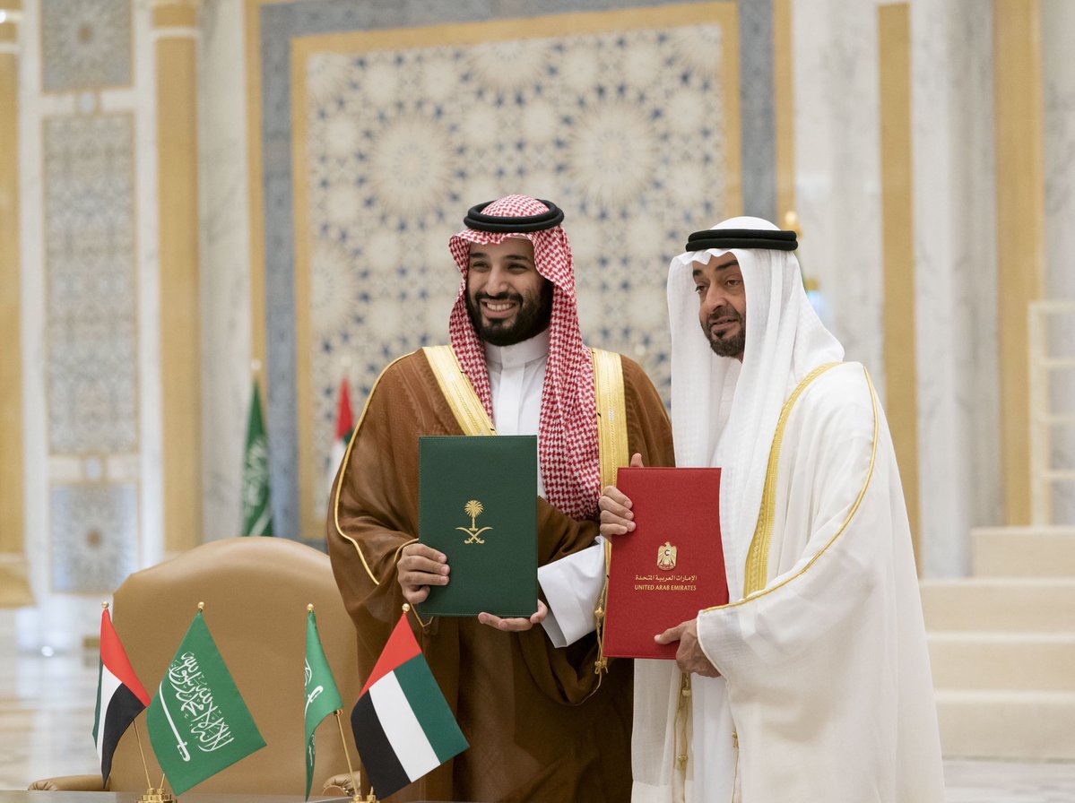 kh3lij_Arabi's tweet image. المملكة العربية السعودية الشريك التجاري الأول عربياً والثالث عالمياً مع دولة الإمارات 🇦🇪🇸🇦
تصنف المملكة كأول شريك تجاري مستورِد من دولة الإمارات على مستوى العالم.
تأتي دولة الإمارات في طليعة الدول المستثمرة في المملكة العربية السعودية.
بيانات رسمية