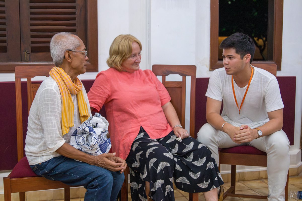 ckscambodia's tweet image. On July 8, 2025, #CKS and Bophana Center hosted a screening of LOOT: A Story of Crime and Redemption at CKS Conference Hall, Siem Reap. Over 80 attendees, including JRFP and KLCP fellows, researchers, students, and residents, explored cultural heritage looting and restitution.