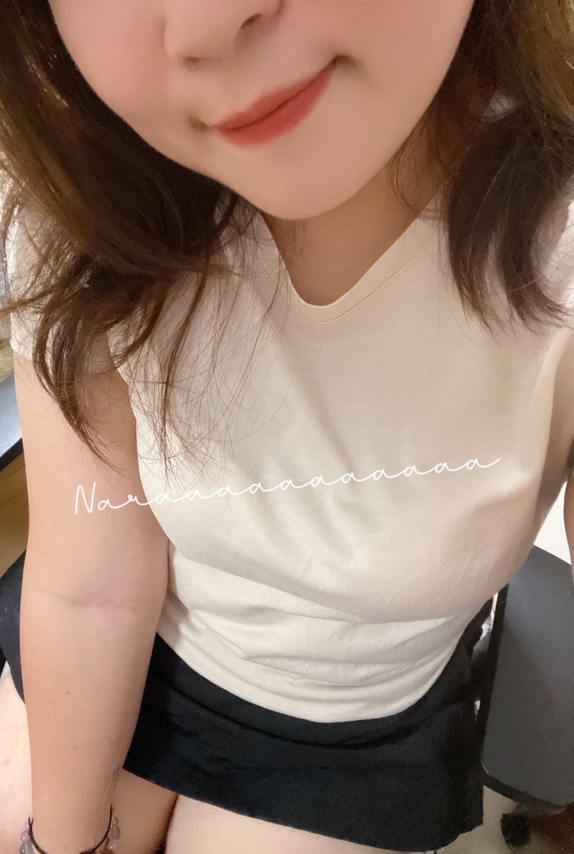 naraaaccc's tweet photo. 呢幾日熱到跳制….
小短裙配上肉肉既大腿🐷😮‍💨😮‍💨

#hkgirl #SelfieTime #SecretStoryLive #港女自拍 #hotsummer #姐姐 #減肥啦 #sexy https://t.co/FHpjc6KEsg