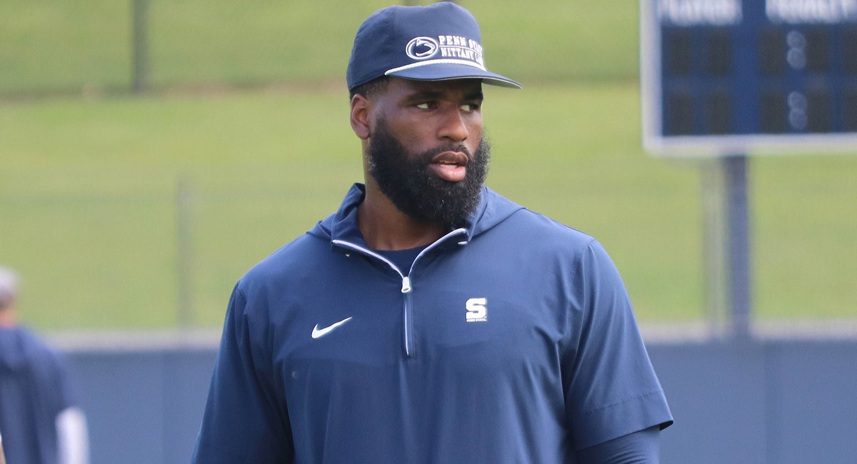 Penn State extended a new scholarship offer Saturday morning to Wisconsin DL commit Djidjou Bah. 

Fans can learn more about the Tennessee resident here.

Link: on3.com/teams/penn-sta…
