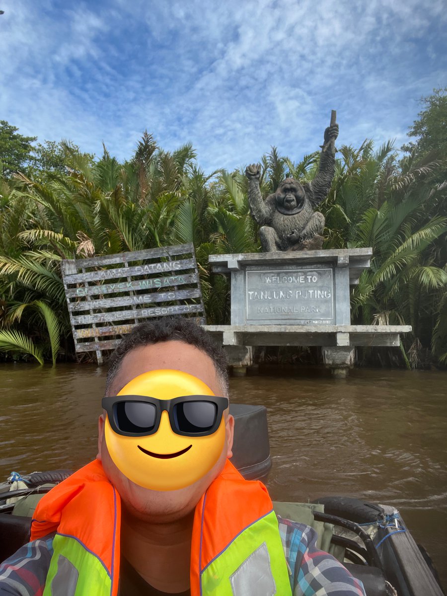 gilangRiizky's tweet photo. Sesekali, alam mengajarkan diam yang paling dalam.
Melihat langsung habitat orangutan di Tanjung Puting tuh... priceless. 🍃🦧
📍 Taman Nasional Tanjung Puting
#TanjungPuting #Throwback #KalimantanTrip https://t.co/ivI95Zp3RY