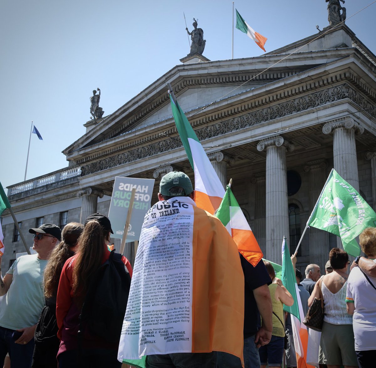 🇮🇪 The fight is on! People came out to send a clear message to Fianna Fáil and Fine Gael: Hands off the GPO! We will fight tooth and nail to protect our rebel history ✊🏻
