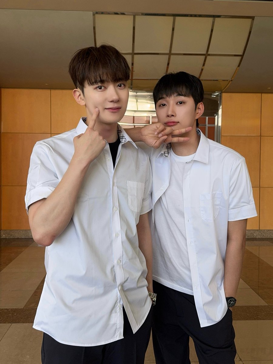 OmegaX_official's tweet photo. [📸]

오늘도 함께 쌓아 올린 우리의 소중한 추억 💭 더운 여름, 오늘이 잠시나마 휴식 같은 시간이 되었길 바라요

고마워요 늘 💚

#OMEGA_X #오메가엑스
#JAEHAN #재한 #YECHAN #예찬 https://t.co/ewb1sfVBG5