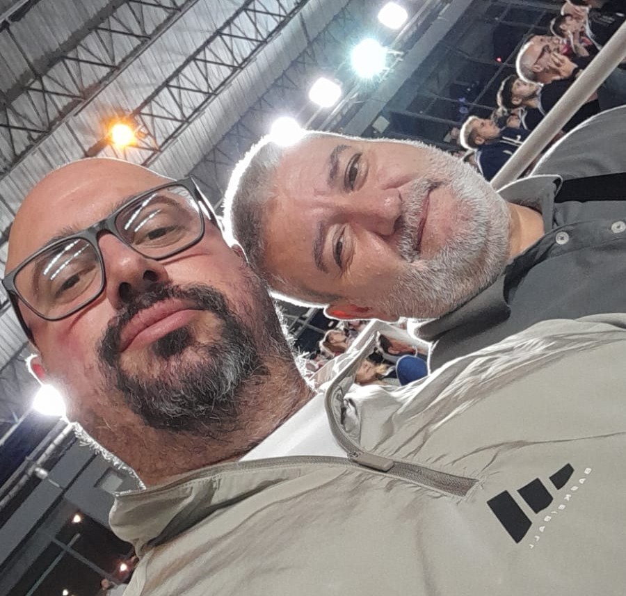 Por muchos más enojos de todo tipo y debates inagotables, con una energía admirable. 

Feliz cumple al más peronista de la familia! 

Te queremos mucho <a href="/MartinCoeOk/">Martín Coello</a> !