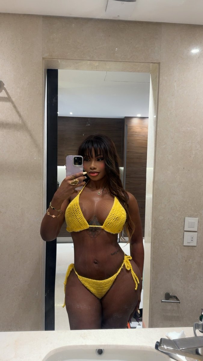Symply_Tacha's tweet photo. Blogs: Tacha flaunts new body https://t.co/PXd0mVIpkD