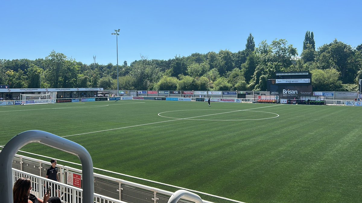 NonLeaguesChat's tweet image. 475th St Albans game and a lovely day at the Gallagher for it. Hoping for a good game 🙏🙏