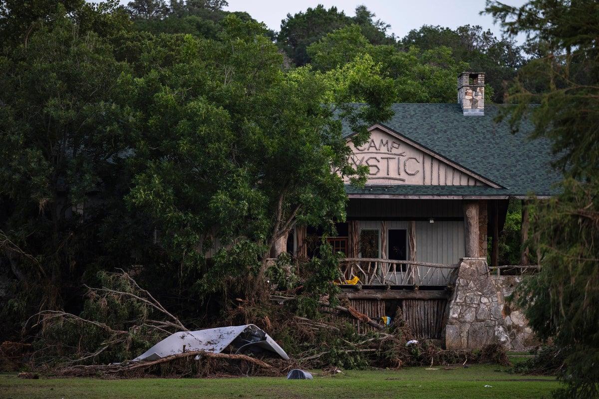Independent's tweet image. FEMA removed dozens of Camp Mystic buildings from 100-year flood map before expansion, records show independent.co.uk/news/fema-syra…