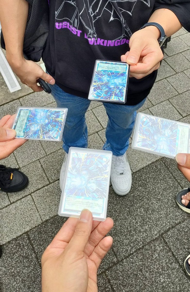ラスティバルディッシュ (@burst_stream88) on Twitter photo Duelist Live kingdomホント最高のイベントでした♪豪華アーティスト、レジェンド声優さん達の美声を生で聞けて夢のような時間でした😍まだ余韻が…🤤
フォロワーの<a href="/karupisu_mjsn/">カルピス・マジシャン</a> さん、<a href="/hiro_satisfied/">hiro@TCG collector🇯🇵</a> さん、<a href="/choechoe274/">チョエチョエ</a> さんにもお会いできて思い出に残る1日でした!また是非お会いしましょう👍 Duelist Live kingdomホント最高のイベントでした♪豪華アーティスト、レジェンド声優さん達の美声を生で聞けて夢のような時間でした😍まだ余韻が…🤤
フォロワーの<a href="/karupisu_mjsn/">カルピス・マジシャン</a> さん、<a href="/hiro_satisfied/">hiro@TCG collector🇯🇵</a> さん、<a href="/choechoe274/">チョエチョエ</a> さんにもお会いできて思い出に残る1日でした!また是非お会いしましょう👍