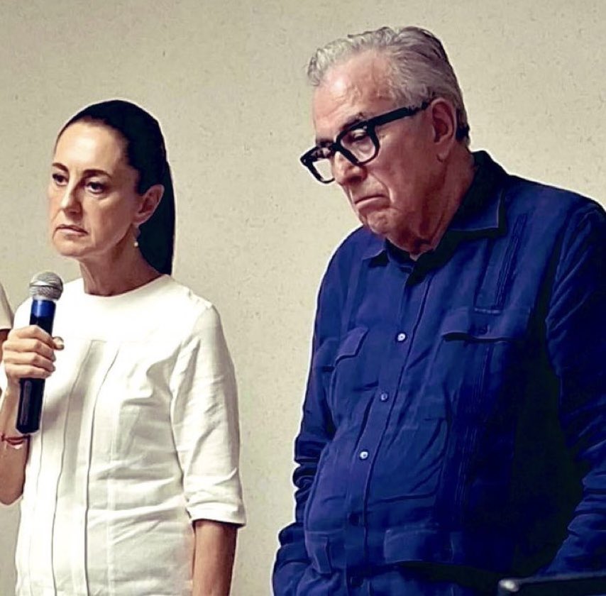 bereaguilarv's tweet photo. Por cierto, ¿quién será el asesor de imagen de la presidenta Claudia Sheinbaum? Nomás no se entiende que la mandataria salga a responderle al abogado de Ovidio desde Culiacán y ¡con el gobernador Rubén Rocha al lado!

El gobernador tiene pendiente en la mismísima FGR una indagatoria sobre su posible participación en el operativo de secuestro y entrega de "El Mayo" Zambada a las autoridades de EU. ¿Pero qué necesidad?
Templo Mayor