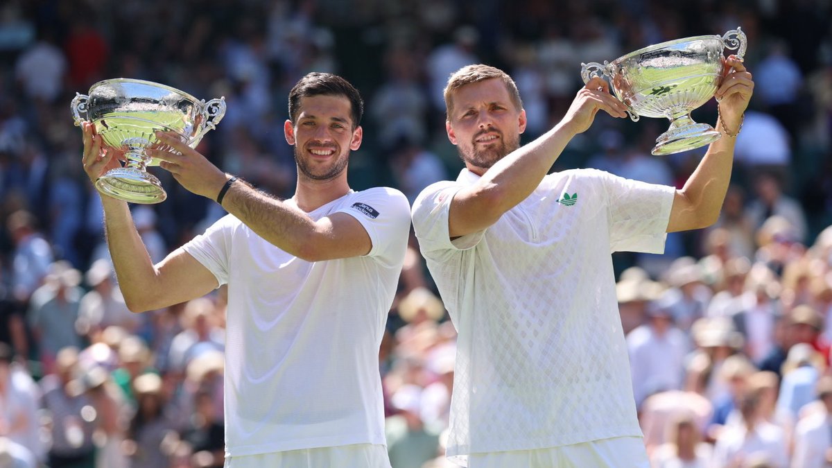 Albion season ticket holder and lifelong fan, Julian Cash is a #Wimbledon winner alongside Lloyd Glasspool! 🏆

Congratulations to both from everyone at the club! 👏 <a href="/Wimbledon/">Wimbledon</a> 📸
