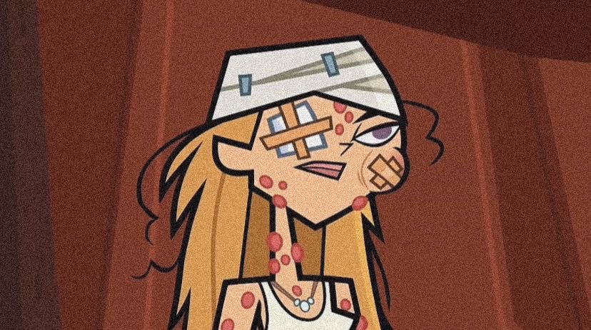 dailyjuliatdi's tweet image. I KEEP ACCIDENTALLY SAVING IMAGES LIKE THIS ON PINTEREST NIT NOTICING THE FILTERR 😭 i can never use them even tho i always go to and then realize its Weird aigh