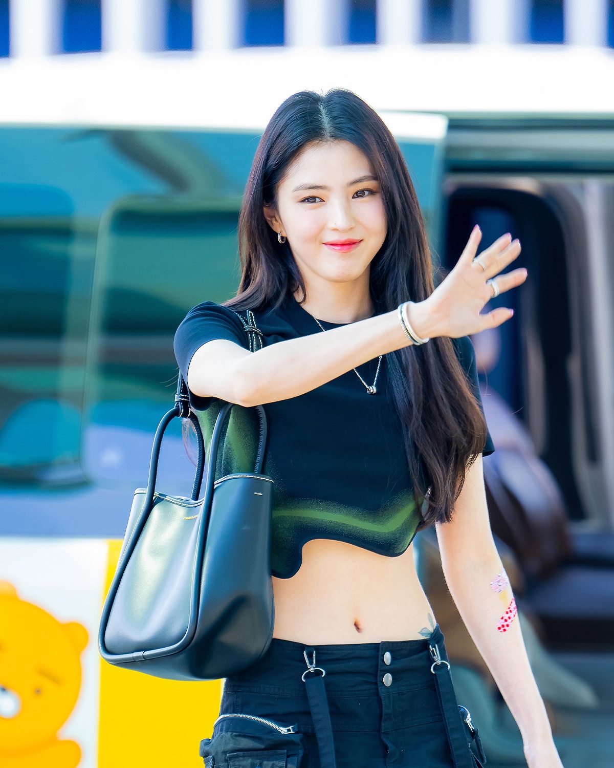 ✿プロフ読んでほしいです✿27.28発送　Charles&Keith Duo ドゥオ キルトエンベロープクラッチ - ホワイト | CHARLES