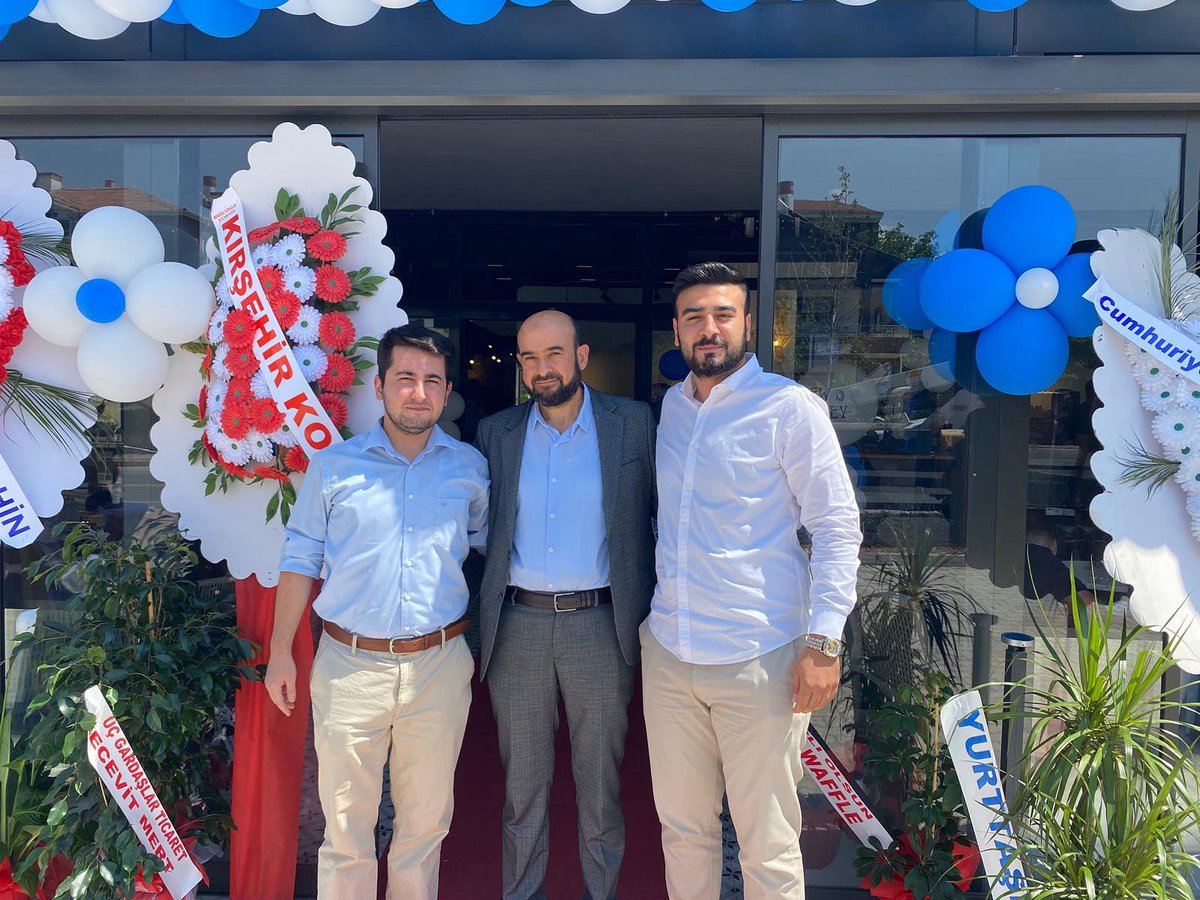 AK Parti Kırşehir Belediye Meclis Üyemiz Mehmet Ali Sarı’nın şehrimize kazandırdığı New Jersey Coffee House Kırşehir Şubesinin açılışına katıldık.

İşletmenin hayırlı olmasını diliyor, esnafımıza bol ve bereketli kazançlar temenni ediyoruz.