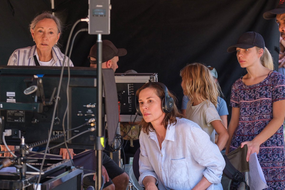RealHughJackman's tweet image. My dear friend #EmbethDavidtz makes her directorial debut with #DontLetsGoToTheDogsTonight. The film brilliantly tells the story of a young girl growing up in the midst of the Zimbabwean War. Through her 8-year-old gaze, we witness Rhodesia’s final days, the family’s unbreakable…