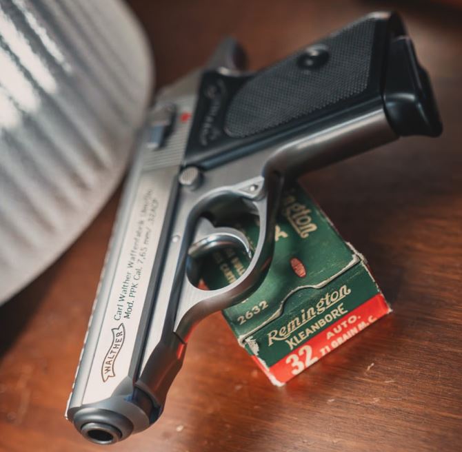 grabagun's tweet image. 🚨 In Stock Alert! The iconic Walther PPK/S in .32 ACP with a stainless finish, 3.3" barrel, and 7+1 capacity is available now at GrabAGun! Get yours while supplies last!
👉 grabagun.com/walther-ppk-s-…