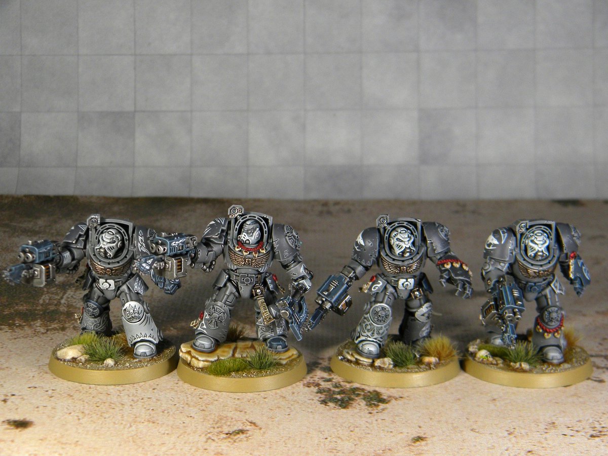 Nightscalestud1's tweet image. Is there anyone interested in ordering the New Horus Heresy miniatures from us in Carcharodons colours? I want to buy this box and paint the models as Carcharodons, but I need to know that there are people who want it and are interested.
#nightscalestudio #warhammercommunity
