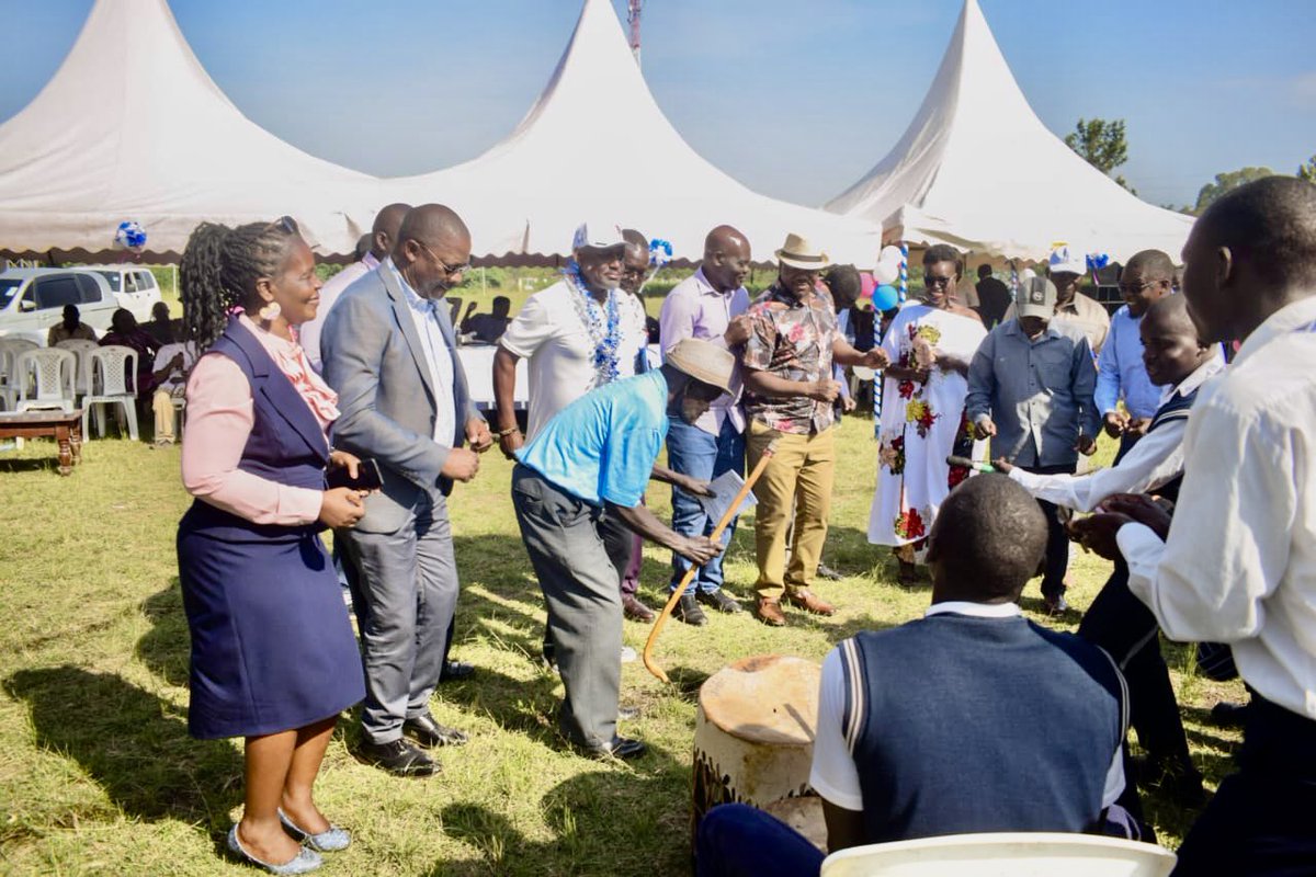 OAmollo's tweet image. #RariedaTIMES With SG Collins Oyuu, CECS Otumba &amp;amp; Nying’uro, &amp;amp; A Host Of Guests,Was Happy To Attend The Education Day at Gagra Secondary School. Having Donated 1.6M For Fencing, We Committed To Help Rejuvenate The School.