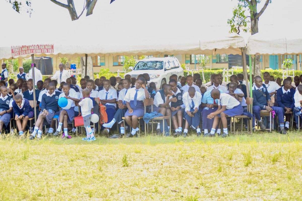 OAmollo's tweet image. #RariedaTIMES With SG Collins Oyuu, CECS Otumba &amp;amp; Nying’uro, &amp;amp; A Host Of Guests,Was Happy To Attend The Education Day at Gagra Secondary School. Having Donated 1.6M For Fencing, We Committed To Help Rejuvenate The School.