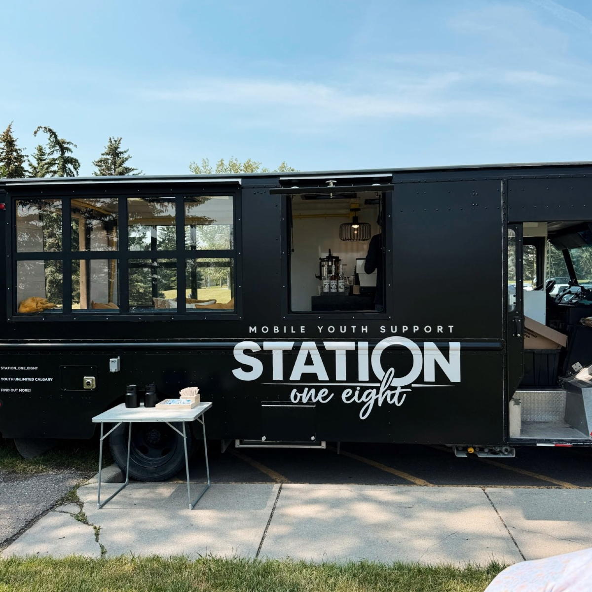 NAMB_SBC's tweet image. POV: Brewing up gospel conversations! ☕️
The @GenSend team in Calgary helped Grace City Church leverage this coffee truck to engage their community with the gospel and invite new people to their church. 🙌
🙏 Pray for these students as they finish up their time serving here.