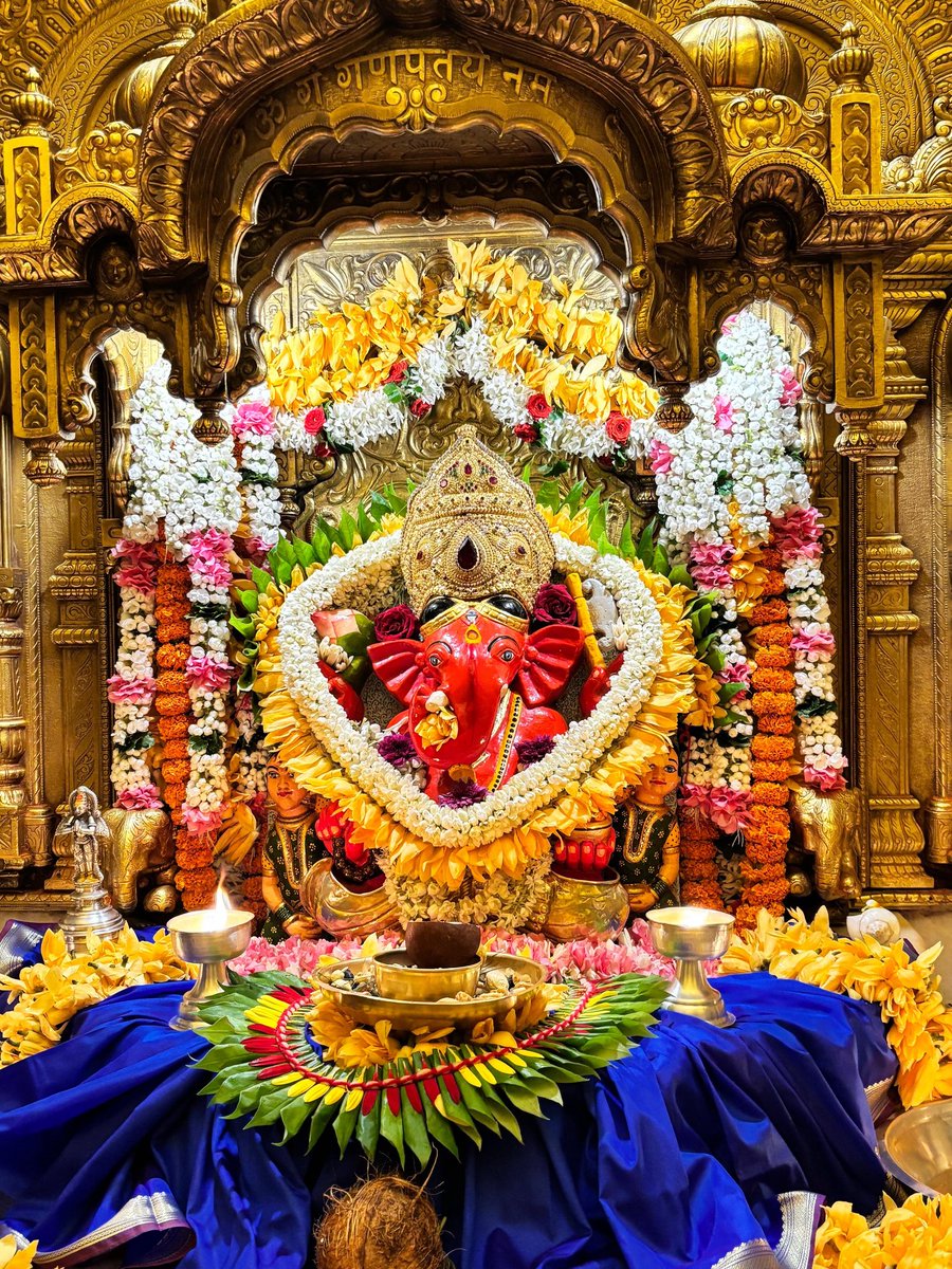 🙏 गणपती  बाप्पा मोरया 🌺मंगलमूर्ती मोरया 🙏१२/०७/२०२५
🙏Ganapati Bappa Moraya 🌺 Mangalmurti Moraya  🙏 12/07/2025