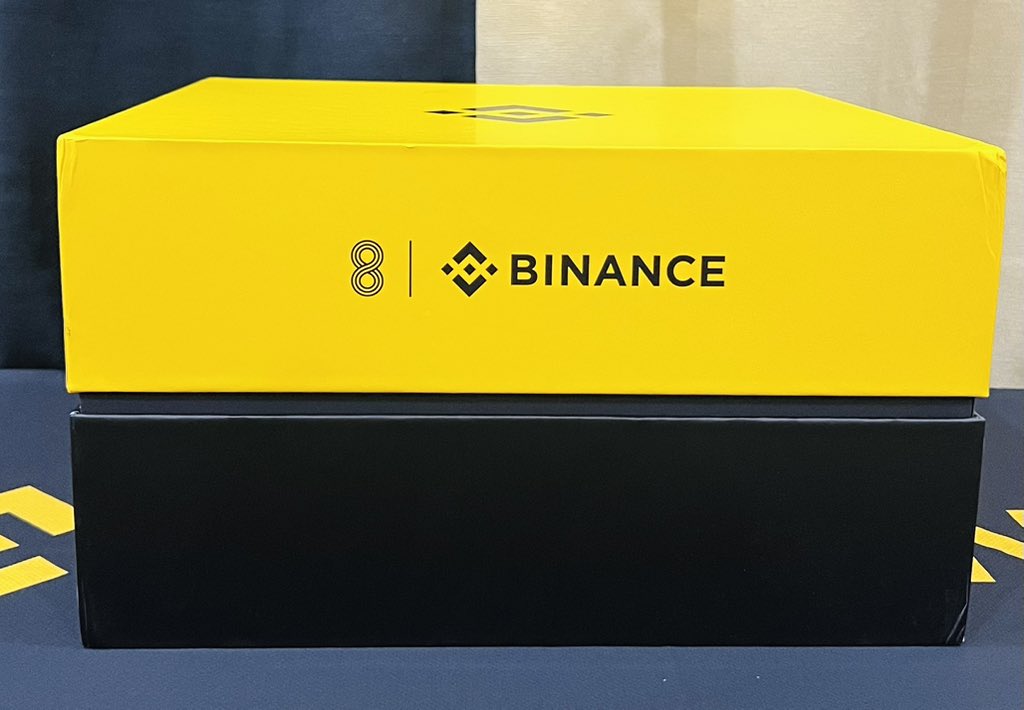 ProCryptoTech's tweet image. Feeling Honored 😇 To Receive This Exclusive 8th Anniversary Swag Box from #Binance 📦🔥
#Binance Isn’t Just An Exchange 🙌 It’s A Movement And I’m Proud To Be Part Of It 💛
Thank You @Binance🔸 & Square Team @blueshirt666 @karin_veri @vianebinance ♥️🤝
Happy 8th Anniversary…