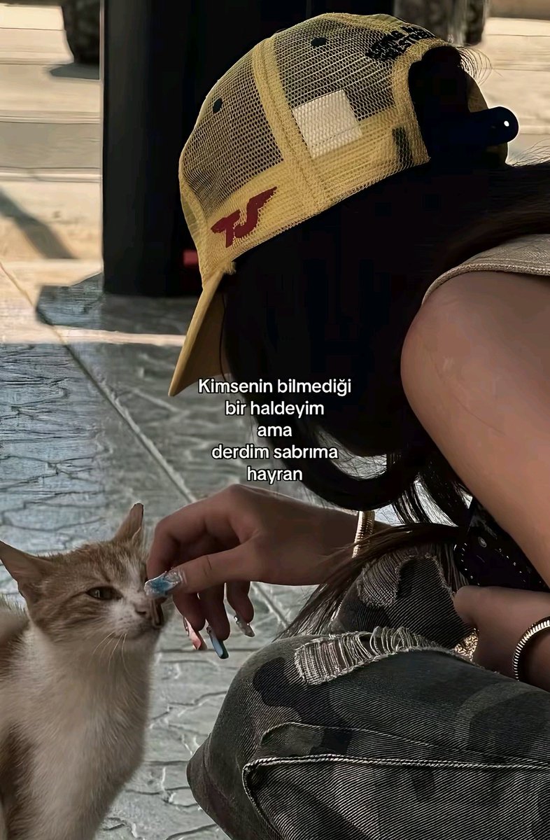 sinem (@kimbusnem) on Twitter photo 